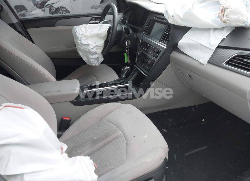 Photo 5 of 2017 Hyundai Sonata SE (VIN 5NPE24AF0HH545401)