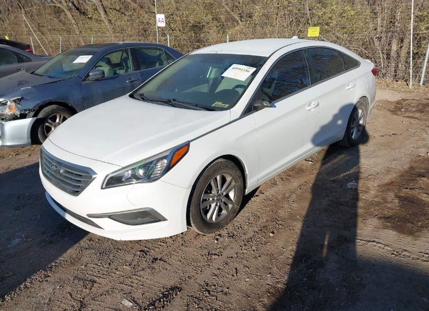 Photo 2 of 2017 Hyundai Sonata (VIN 5NPE24AF0HH592038)