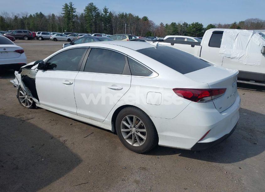 Photo 3 of 2018 Hyundai Sonata SE (VIN 5NPE24AF0JH600287)