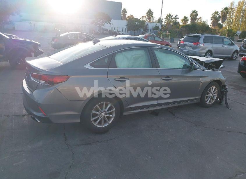 Photo 12 of 2018 Hyundai Sonata SE (VIN 5NPE24AF0JH619292)