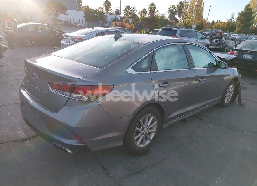 Photo 4 of 2018 Hyundai Sonata SE (VIN 5NPE24AF0JH619292)