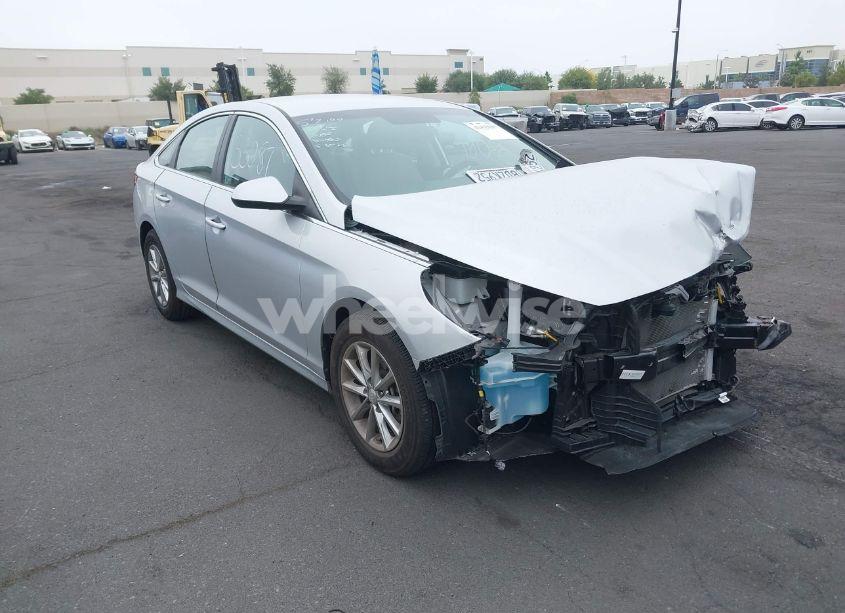 2018 Hyundai Sonata SE (VIN 5NPE24AF0JH629319) main photo