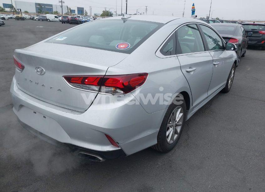 Photo 4 of 2018 Hyundai Sonata SE (VIN 5NPE24AF0JH629319)