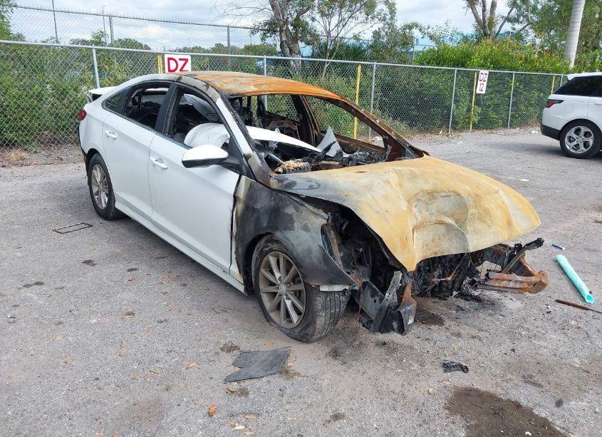 2018 Hyundai Sonata SE (VIN 5NPE24AF0JH663342) main photo