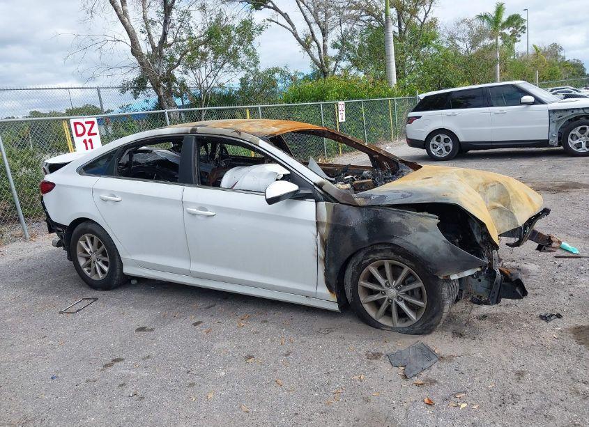 Photo 13 of 2018 Hyundai Sonata SE (VIN 5NPE24AF0JH663342)