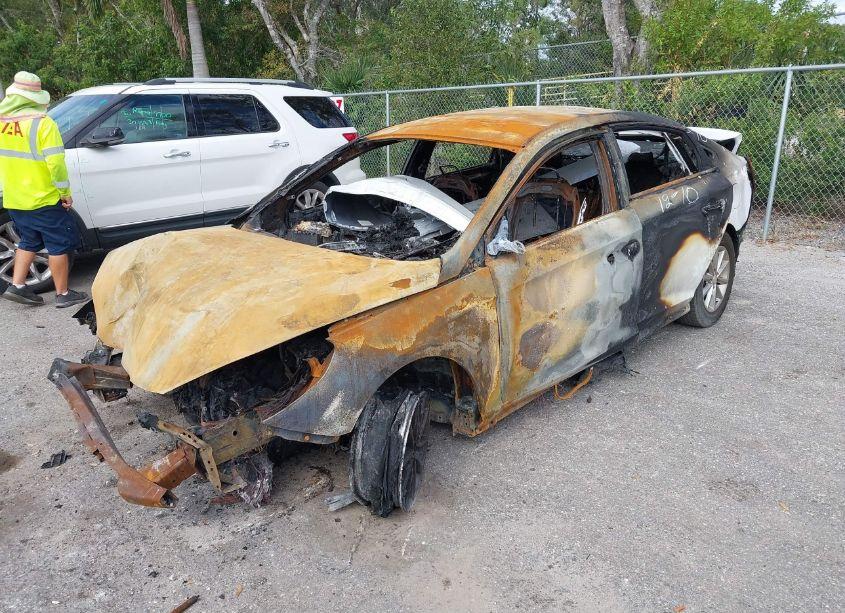 Photo 2 of 2018 Hyundai Sonata SE (VIN 5NPE24AF0JH663342)