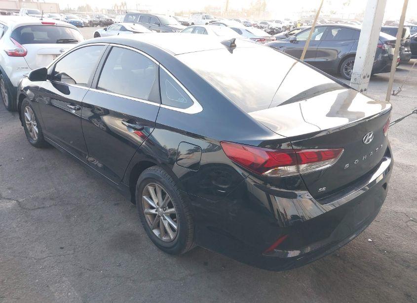 Photo 3 of 2018 Hyundai Sonata SE (VIN 5NPE24AF0JH674311)