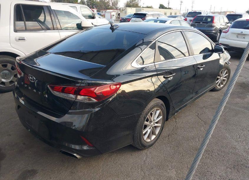 Photo 4 of 2018 Hyundai Sonata SE (VIN 5NPE24AF0JH674311)