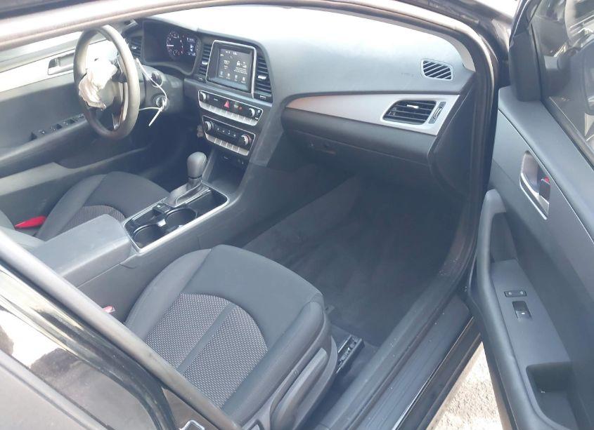 Photo 5 of 2018 Hyundai Sonata SE (VIN 5NPE24AF0JH674311)