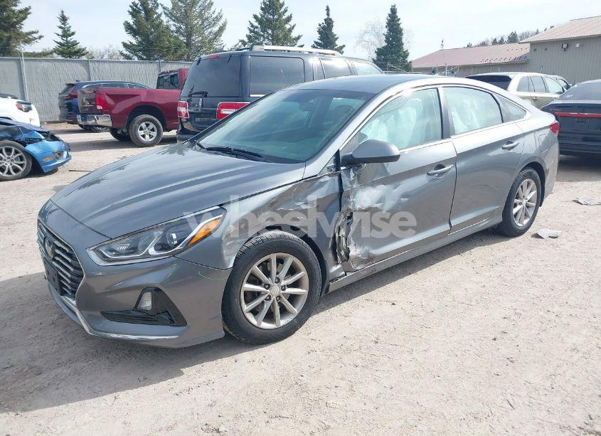 Photo 2 of 2018 Hyundai Sonata SE (VIN 5NPE24AF0JH679699)