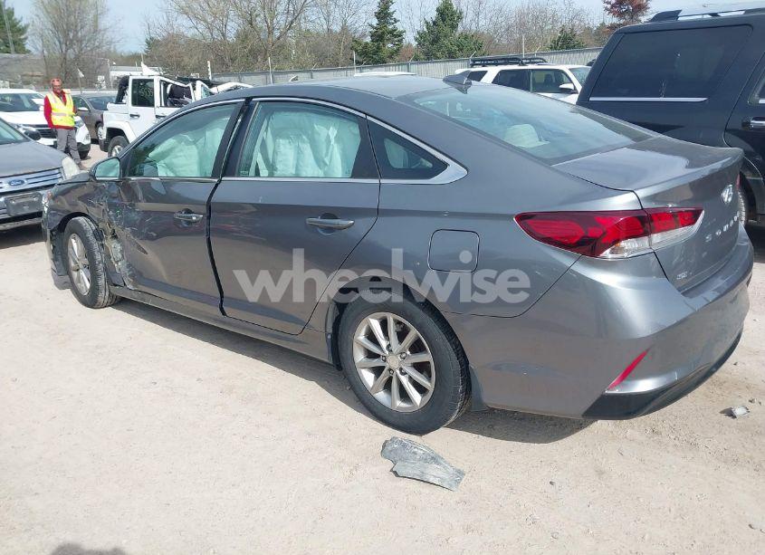 Photo 3 of 2018 Hyundai Sonata SE (VIN 5NPE24AF0JH679699)