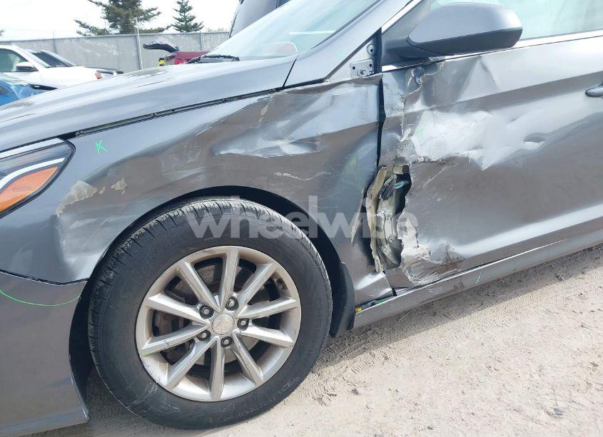 Photo 6 of 2018 Hyundai Sonata SE (VIN 5NPE24AF0JH679699)