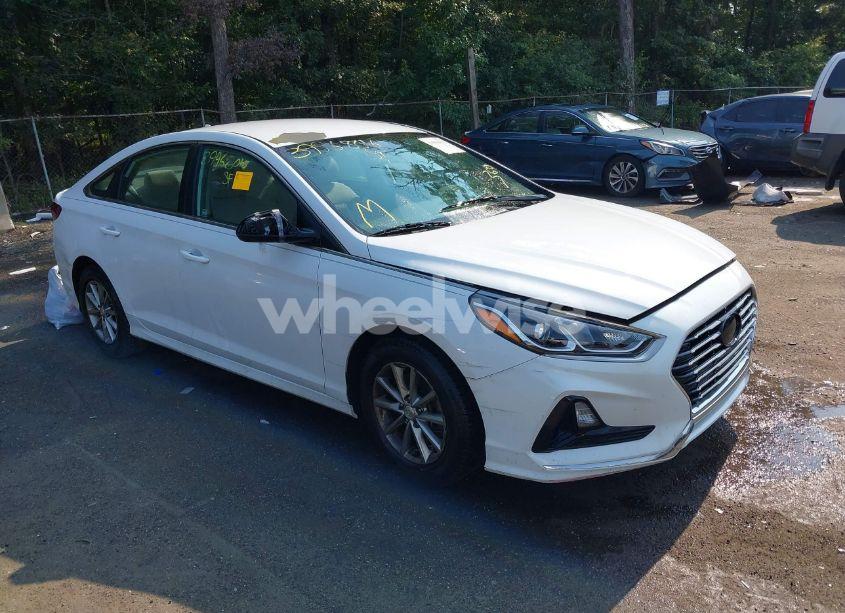 2018 Hyundai Sonata SE (VIN 5NPE24AF0JH680688) main photo
