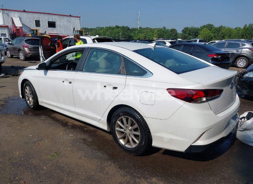 Photo 3 of 2018 Hyundai Sonata SE (VIN 5NPE24AF0JH680688)