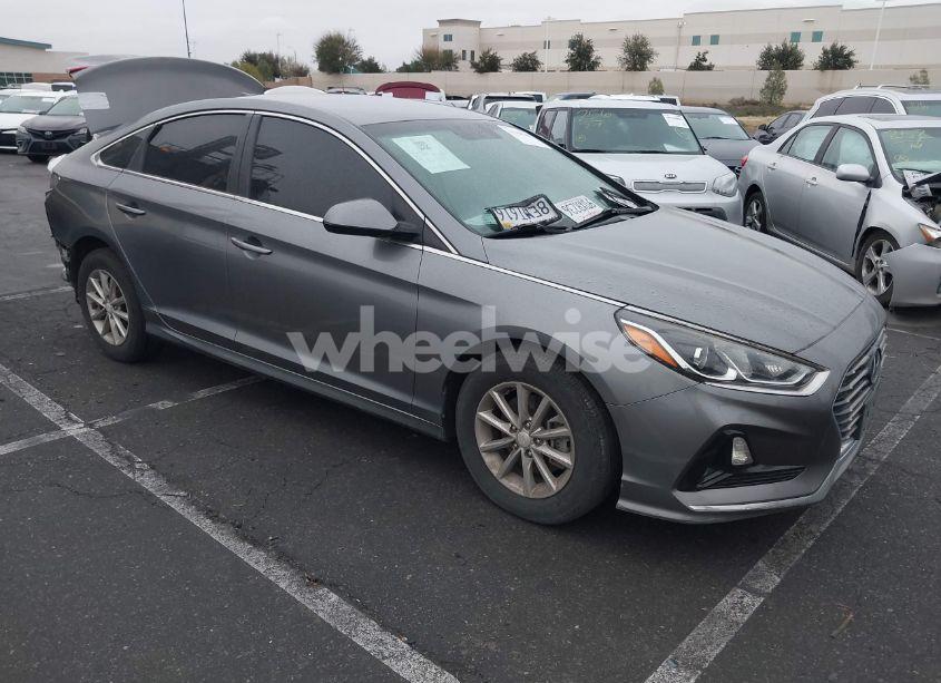 2018 Hyundai Sonata SE (VIN 5NPE24AF0JH692503) main photo