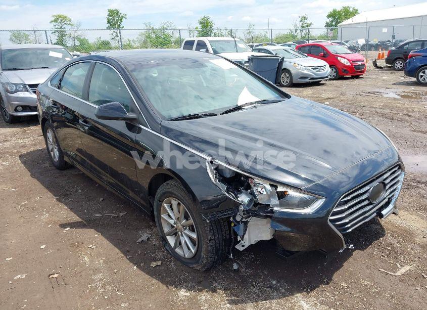 2018 Hyundai Sonata SE (VIN 5NPE24AF0JH693067) main photo