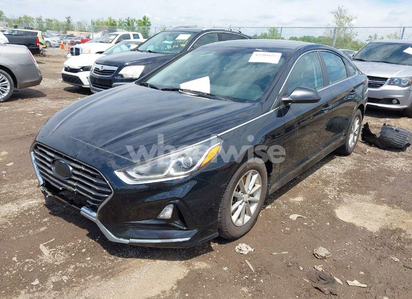 Photo 2 of 2018 Hyundai Sonata SE (VIN 5NPE24AF0JH693067)