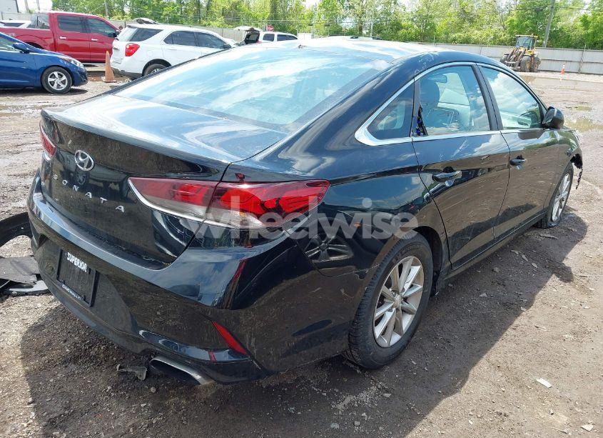 Photo 4 of 2018 Hyundai Sonata SE (VIN 5NPE24AF0JH693067)