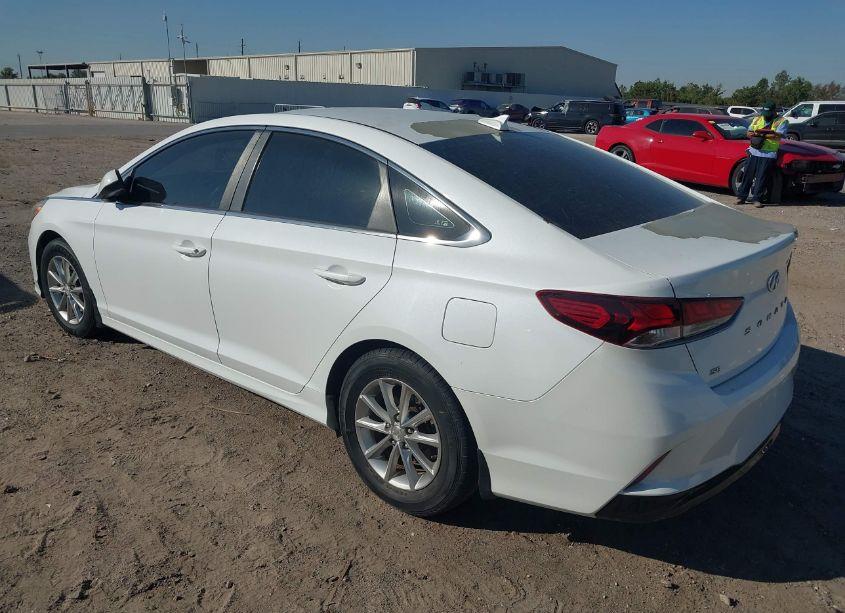 Photo 3 of 2018 Hyundai Sonata SE (VIN 5NPE24AF0JH696504)