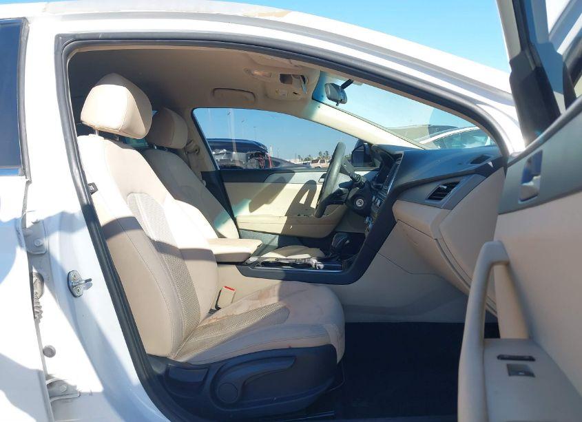 Photo 5 of 2018 Hyundai Sonata SE (VIN 5NPE24AF0JH696504)