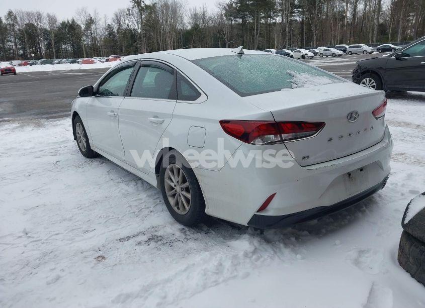 Photo 3 of 2018 Hyundai Sonata SE (VIN 5NPE24AF0JH696664)
