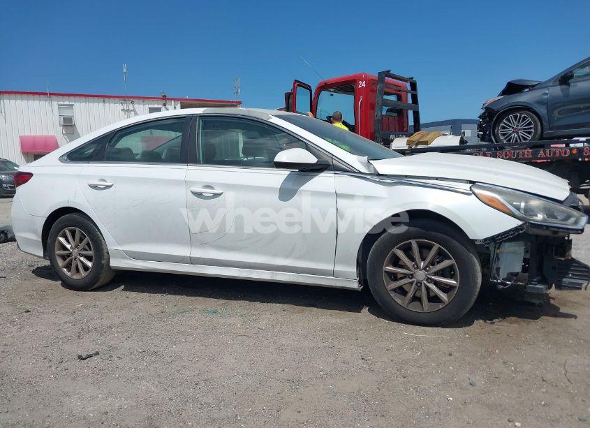 Photo 13 of 2018 Hyundai Sonata SE (VIN 5NPE24AF0JH697829)