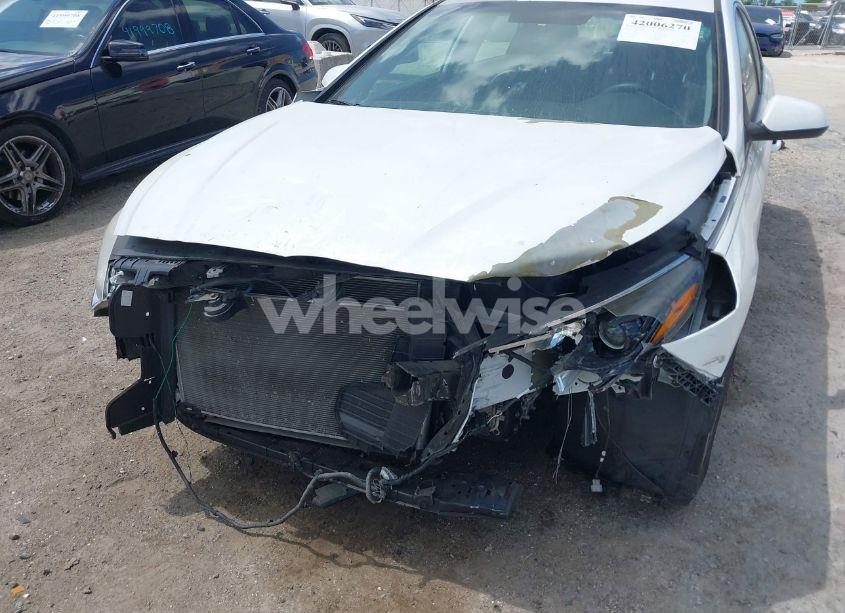 Photo 6 of 2018 Hyundai Sonata SE (VIN 5NPE24AF0JH697829)