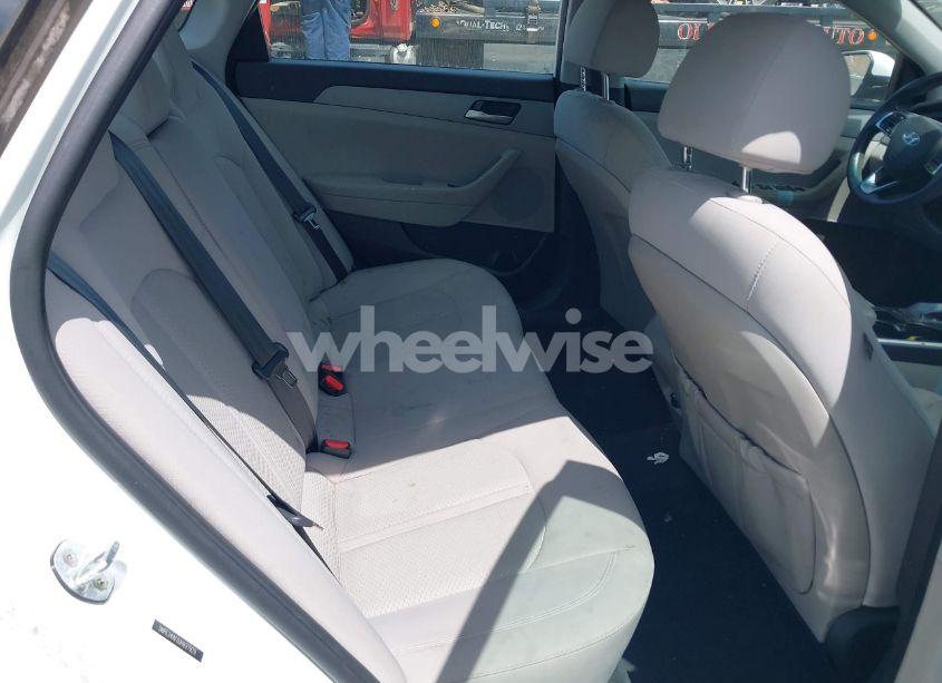 Photo 8 of 2018 Hyundai Sonata SE (VIN 5NPE24AF0JH697829)
