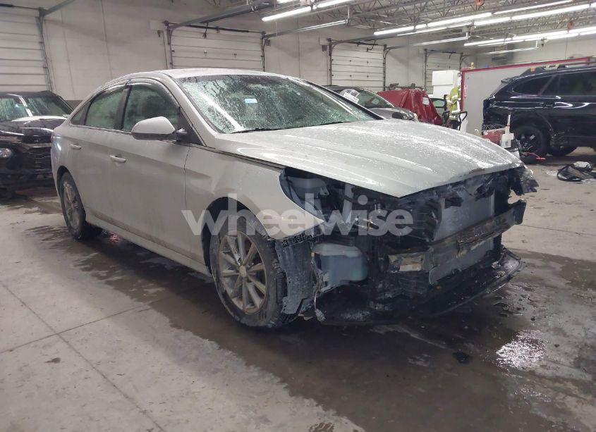 2018 Hyundai Sonata SE (VIN 5NPE24AF0JH707923) main photo