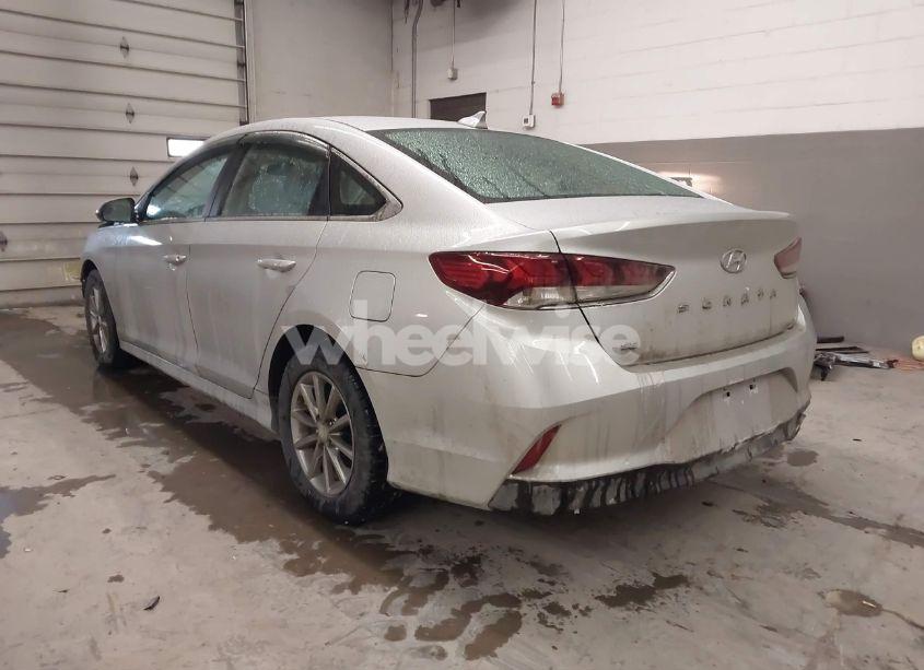 Photo 3 of 2018 Hyundai Sonata SE (VIN 5NPE24AF0JH707923)