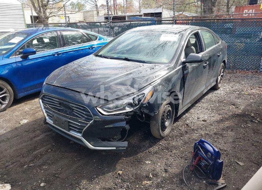 Photo 2 of 2018 Hyundai Sonata SE (VIN 5NPE24AF0JH713253)