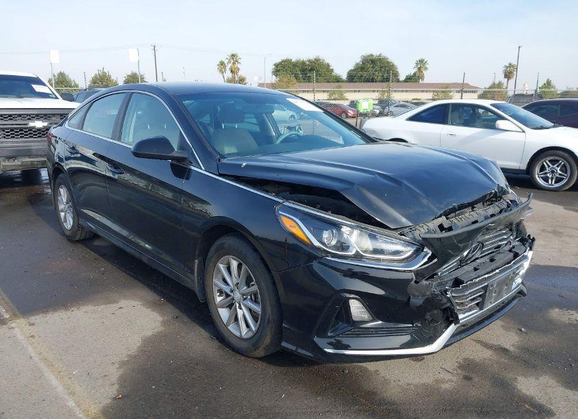 2019 Hyundai Sonata SE (VIN 5NPE24AF0KH737070) main photo