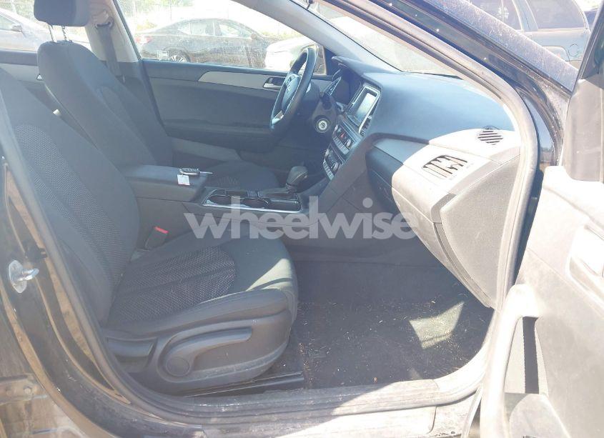 Photo 5 of 2019 Hyundai Sonata SE (VIN 5NPE24AF0KH746755)