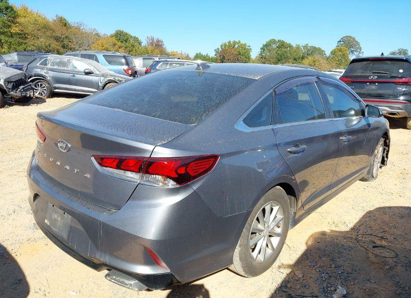 Photo 4 of 2019 Hyundai Sonata SE (VIN 5NPE24AF0KH758534)