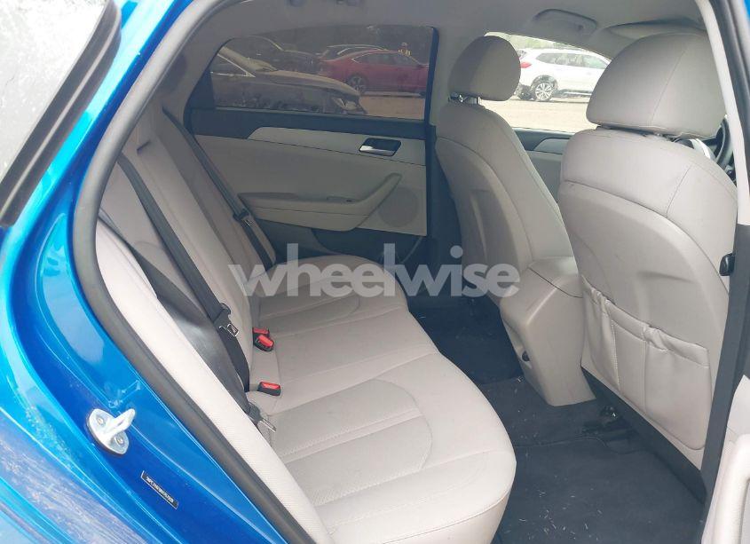 Photo 8 of 2019 Hyundai Sonata SE (VIN 5NPE24AF0KH767928)