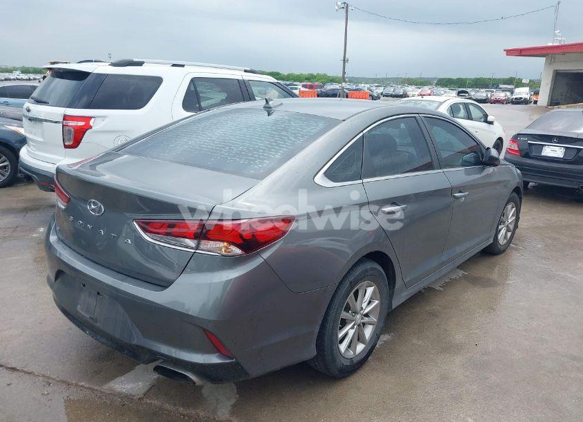 Photo 4 of 2019 Hyundai Sonata SE (VIN 5NPE24AF0KH788780)
