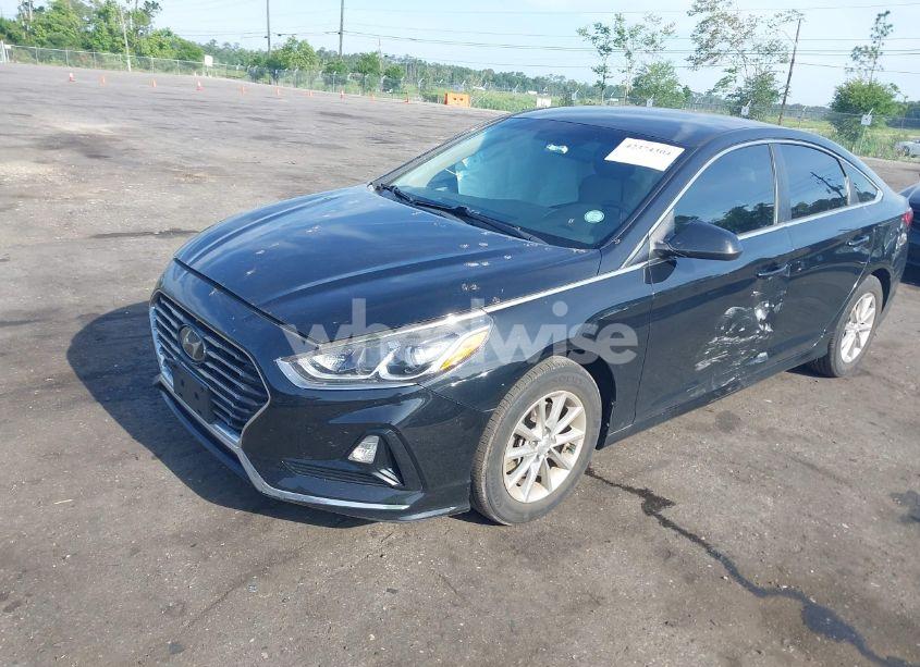 Photo 2 of 2019 Hyundai Sonata SE (VIN 5NPE24AF0KH792621)
