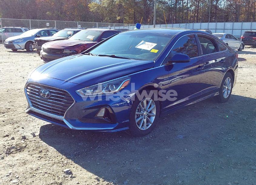 Photo 2 of 2019 Hyundai Sonata SE (VIN 5NPE24AF0KH802337)
