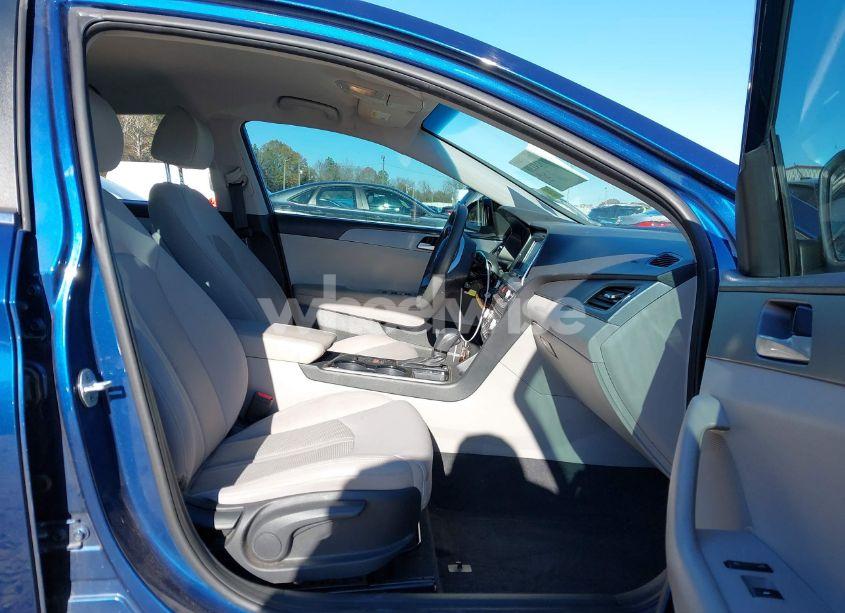 Photo 5 of 2019 Hyundai Sonata SE (VIN 5NPE24AF0KH802337)