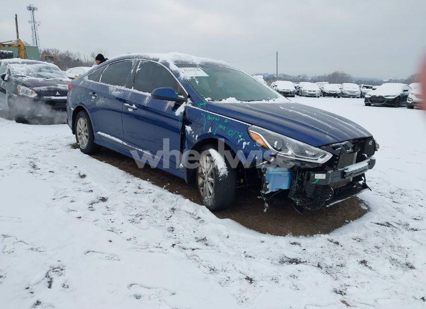 2019 Hyundai Sonata SE (VIN 5NPE24AF0KH811250) main photo
