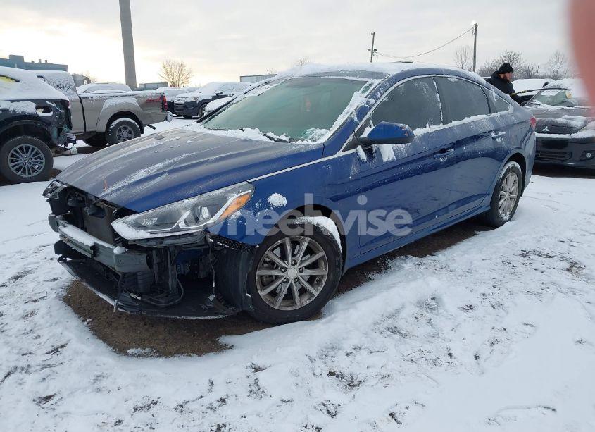 Photo 2 of 2019 Hyundai Sonata SE (VIN 5NPE24AF0KH811250)