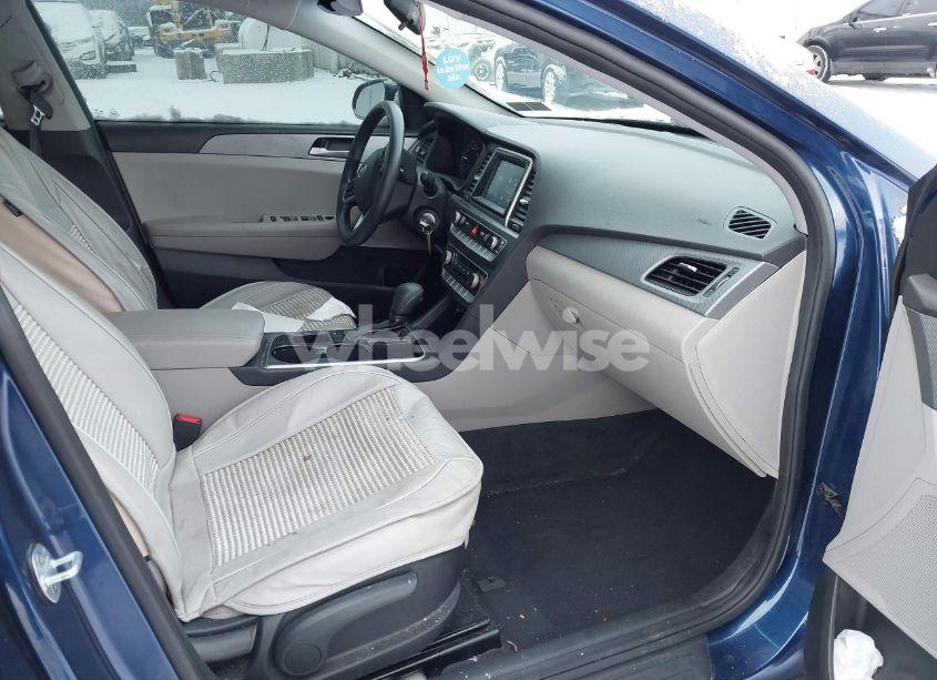 Photo 5 of 2019 Hyundai Sonata SE (VIN 5NPE24AF0KH811250)