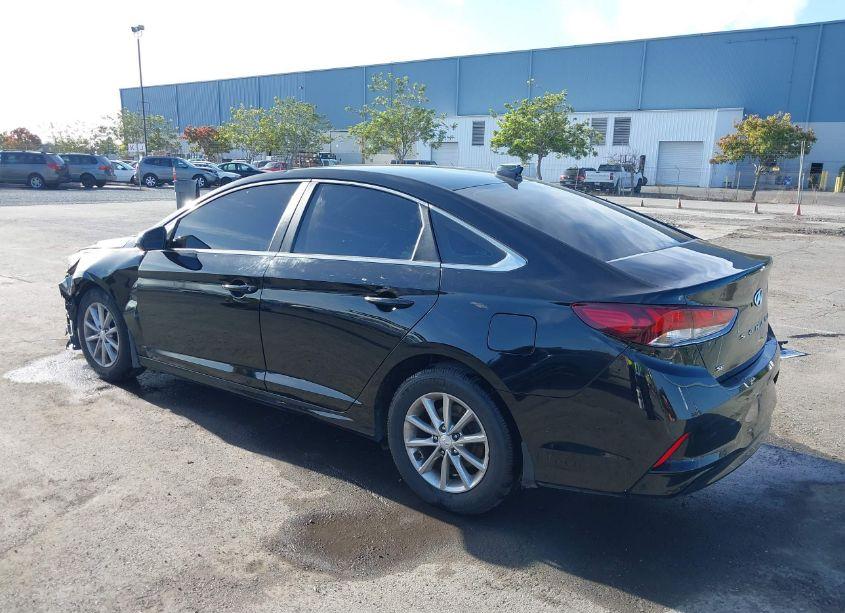 Photo 3 of 2019 Hyundai Sonata SE (VIN 5NPE24AF0KH814939)