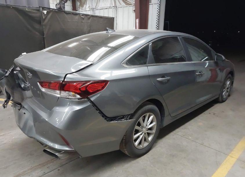 Photo 4 of 2019 Hyundai Sonata SE (VIN 5NPE24AF0KH818893)