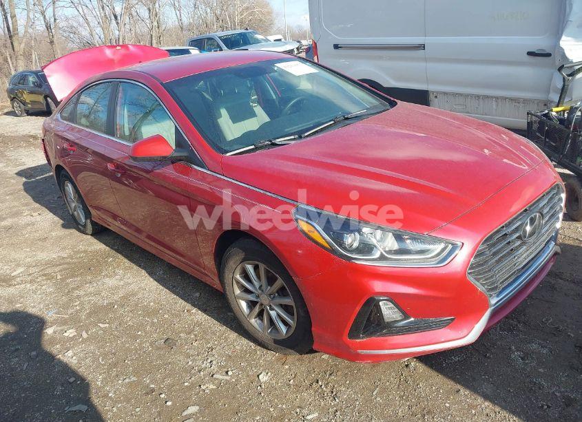 2019 Hyundai Sonata SE (VIN 5NPE24AF0KH820482) main photo