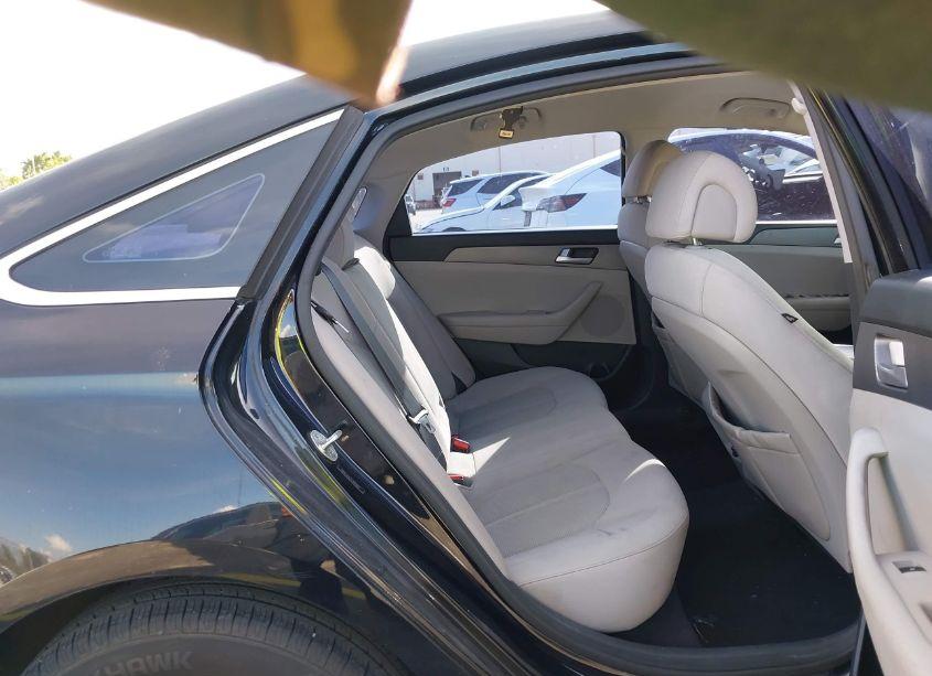 Photo 8 of 2015 Hyundai Sonata SE (VIN 5NPE24AF1FH003687)