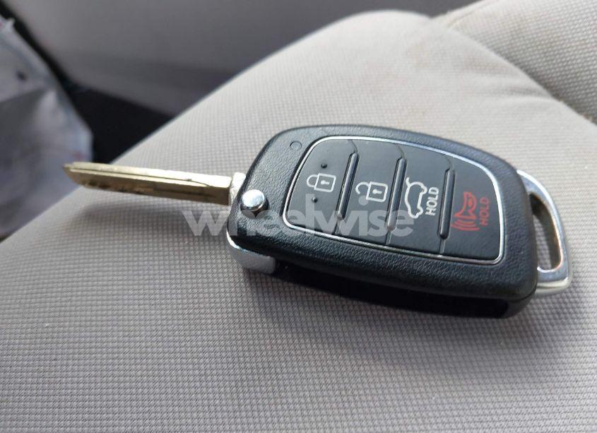 Photo 11 of 2015 Hyundai Sonata SE (VIN 5NPE24AF1FH010753)