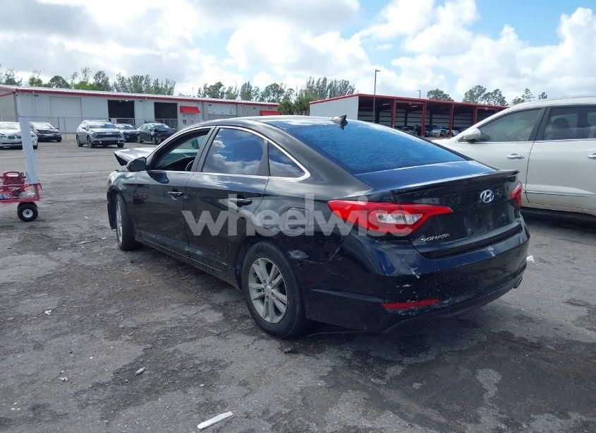Photo 3 of 2015 Hyundai Sonata SE (VIN 5NPE24AF1FH010753)