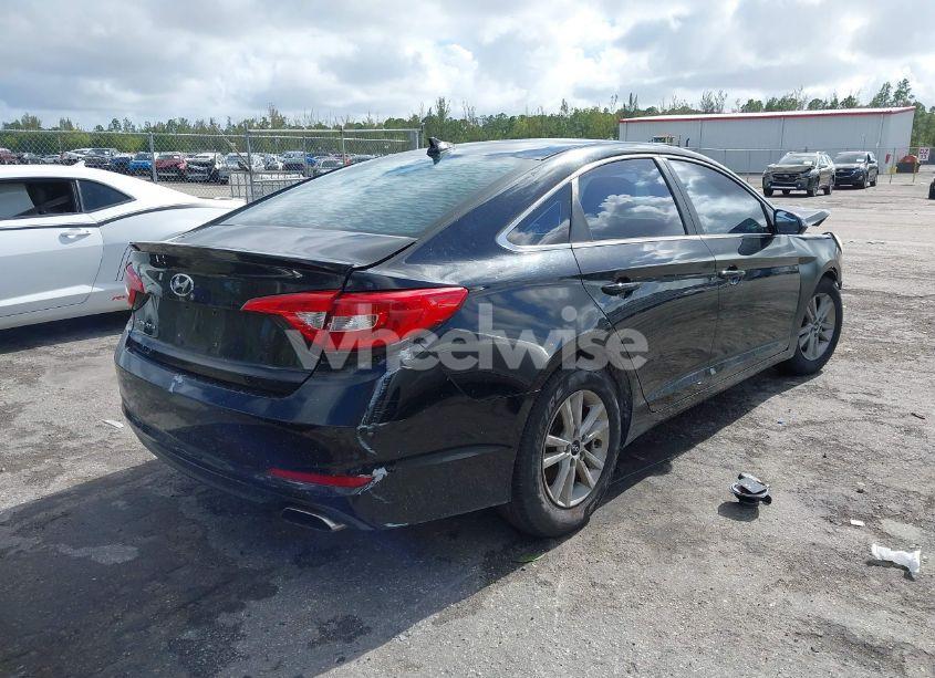 Photo 4 of 2015 Hyundai Sonata SE (VIN 5NPE24AF1FH010753)