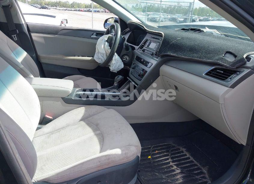 Photo 5 of 2015 Hyundai Sonata SE (VIN 5NPE24AF1FH010753)